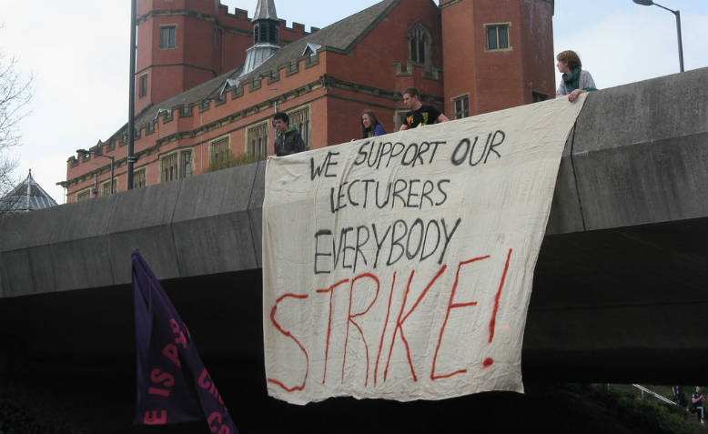 Banner supporting striking lecturers 