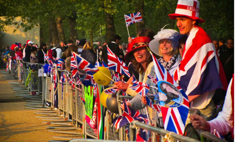 Royal Wedding crowd for William and Kate, 2011. Photo: wikimedia commons