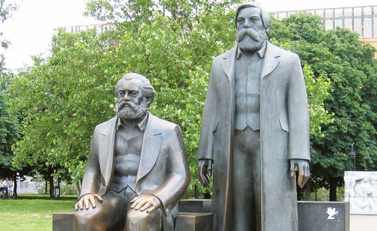 Statue of Marx and Engels in Berlin. Photo: Johann H. Addicks