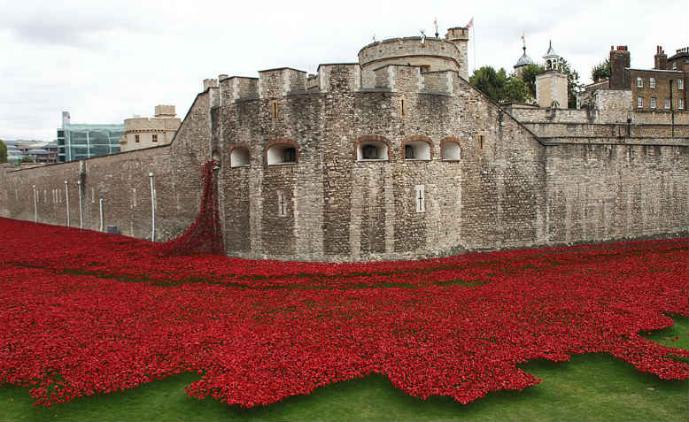 Tower of London WW1 commemoration. Photo: Wikimedia Commons