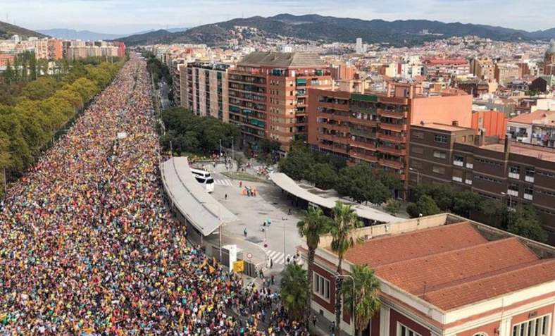 Up to 750,000 demonstrating in Barcelona today during the strike. A million are estimated to have turned out across the territory according to organisers. Photo: Assemblea Nacional