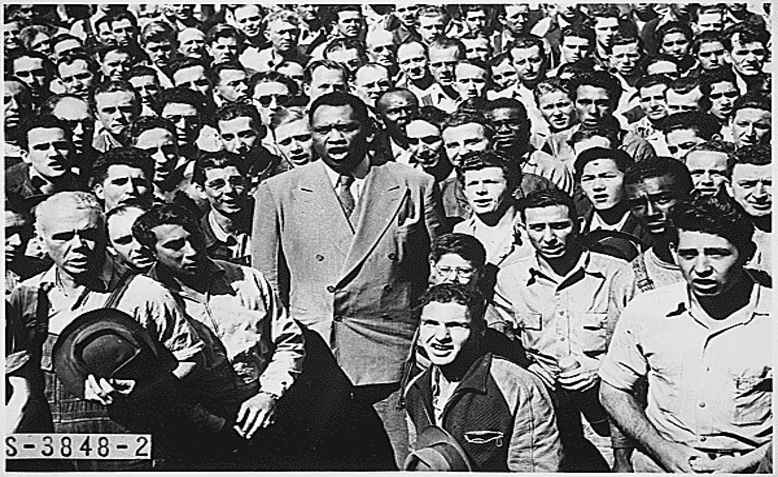 Paul Robeson, Oakland, California, 1942. Photo: the US National Archive on Flickr