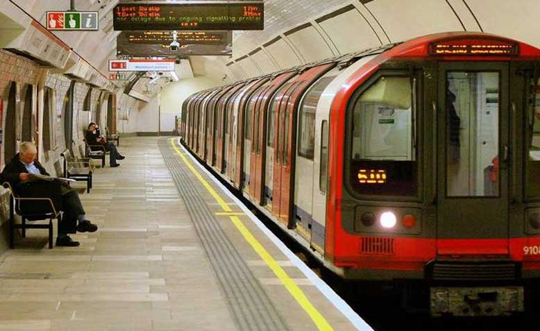 Tube arriving at Lancaster Gate station. Source: Wikipedia