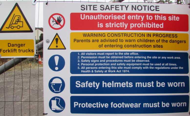 Site safety notice, Photo: Jaggery / cropped from original / licensed under CC BY-SA 2.0, linked at bottom of article