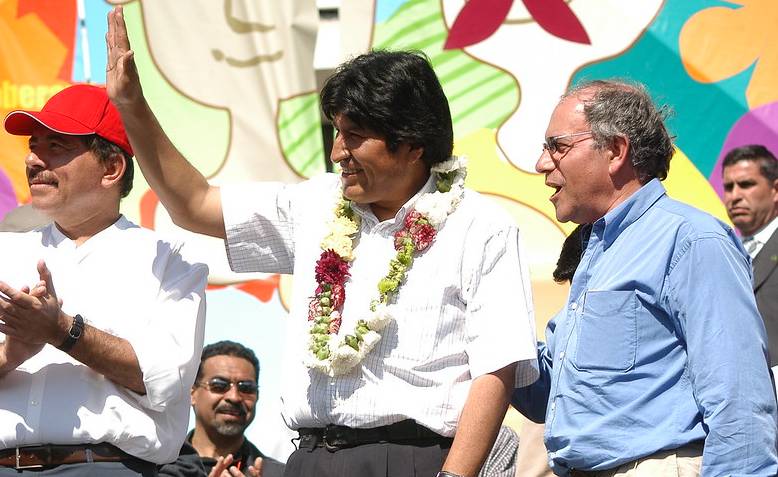 Ortega, Evo Morales and Tomás (2005). Photo: Flickr - Tomas Hirsch G. / cropped from original / licensed under CC 2.0, links at the bottom of article