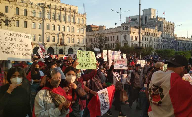 Protest in Lima, 12 November. Photo: Johnattan Rupire / Wikimedia Commons / CC BY-SA 4.0, license linked at bottom of article