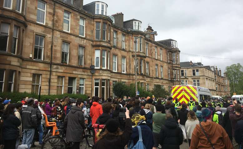 Protest on Kenmure Street, 13 May