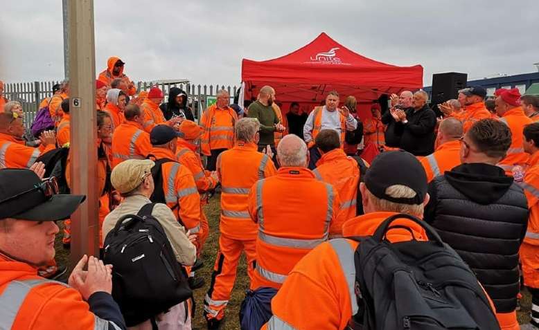 Thurrock strikers. Photo: Justice For Refuse Workers & Cleansers / Facebook