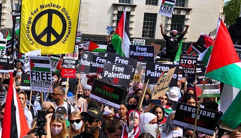 Palestine demonstrators in London | Photo: Shabbir Lakha