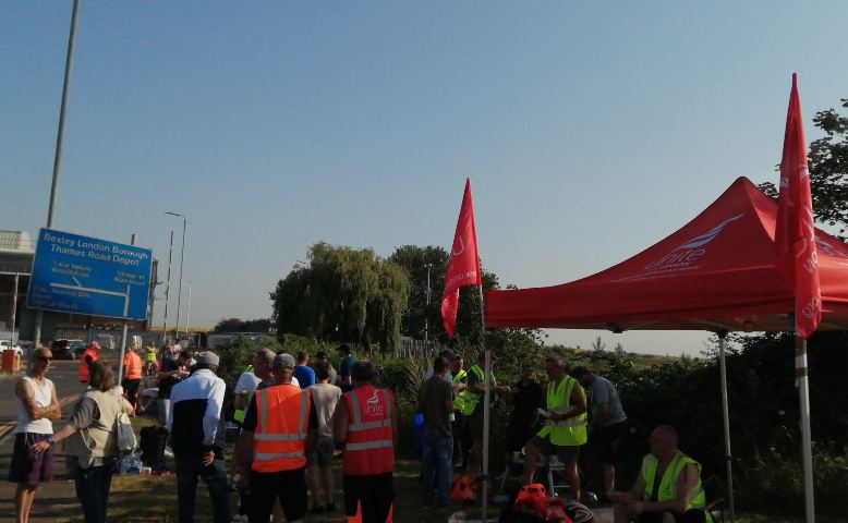 Refuse workers on strike in Bexley, Photo: Jamal Elaheebocus