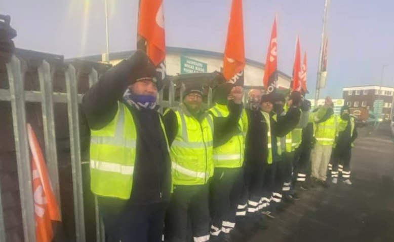 Eastbourne refuse workers' picket line