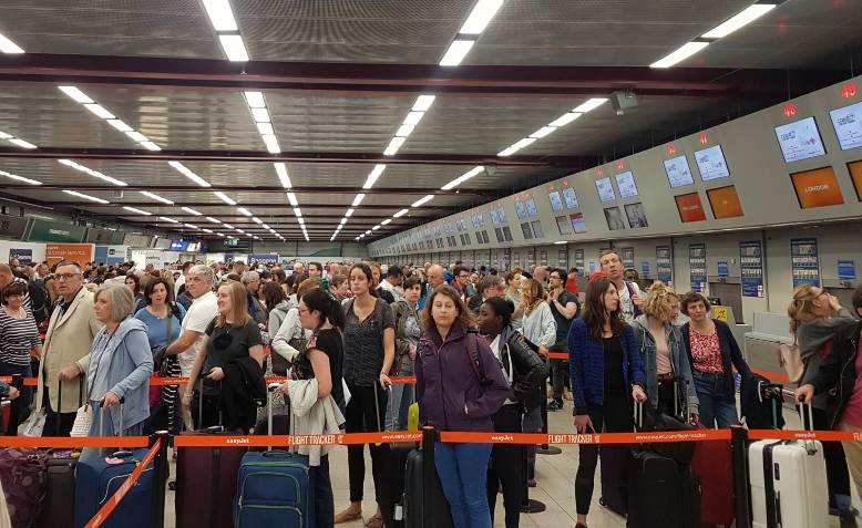 Luton airport queue