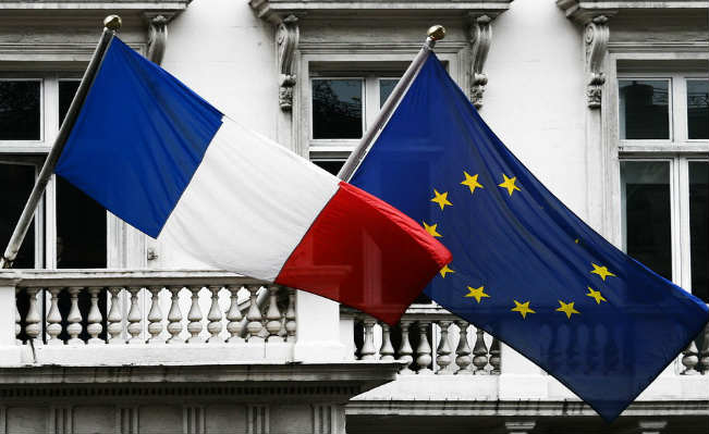 French and European Union flags. Source: Wikimedia Commons