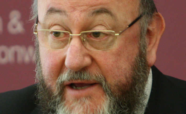 Chief Rabbi Ephraim Mirvis speaking in 2015. Photo: Flickr/ Foreign & Commonwealth Office