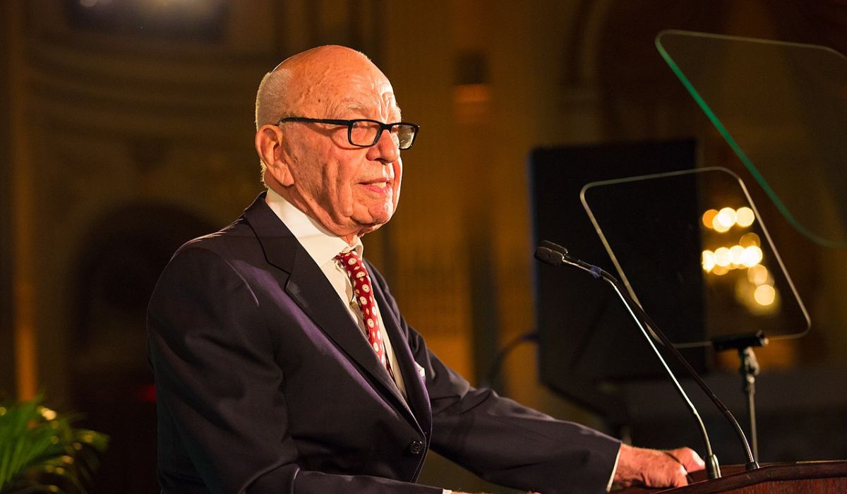 Rupert Murdoch receiving the Global Leadership Award 2015