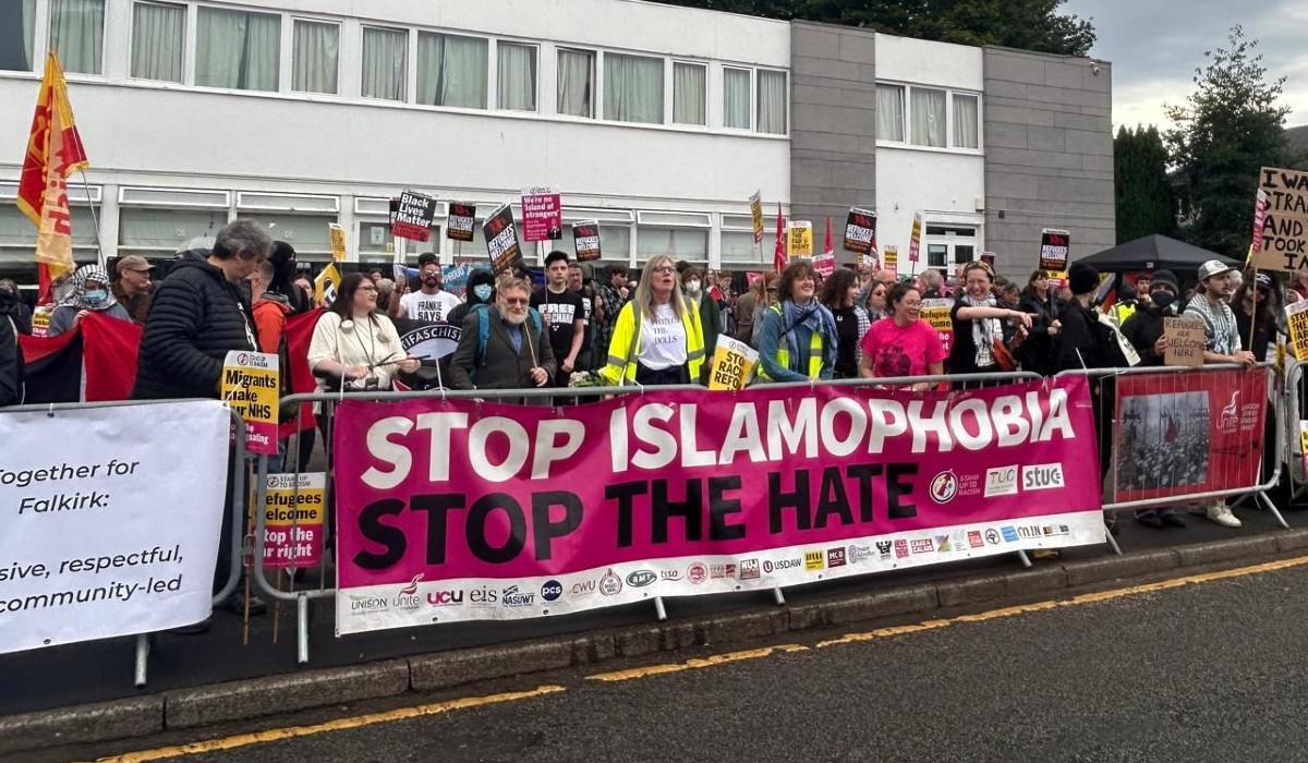 Anti-racists mobilised for a third time in a month in support of refugees housed at the Cladhan hotel
