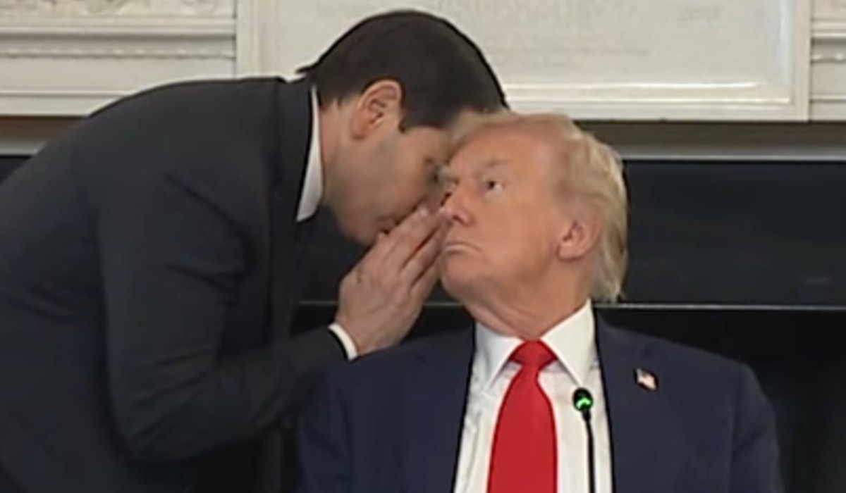 Secretary of State Marco Rubio briefing President Donald Trump that Israel and Hamas have signed off on a peace deal; October 8, 2025.