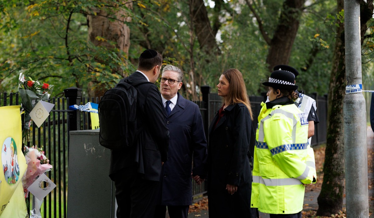 Keir Starmer at the Heaton Park Hebrew Congregation synagogue