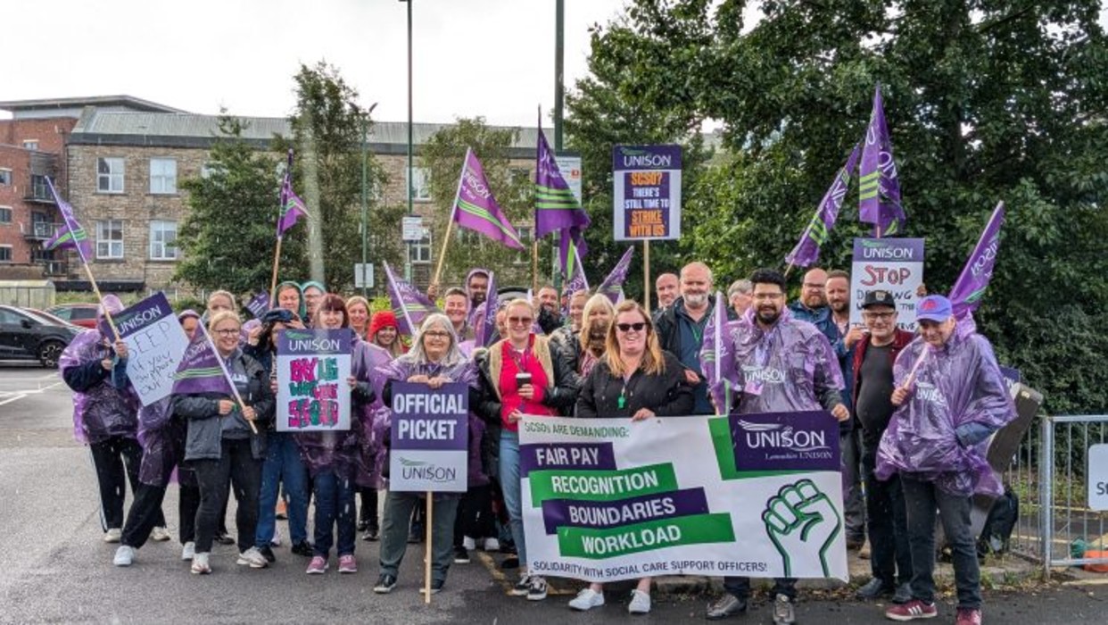 Unison Members Picket