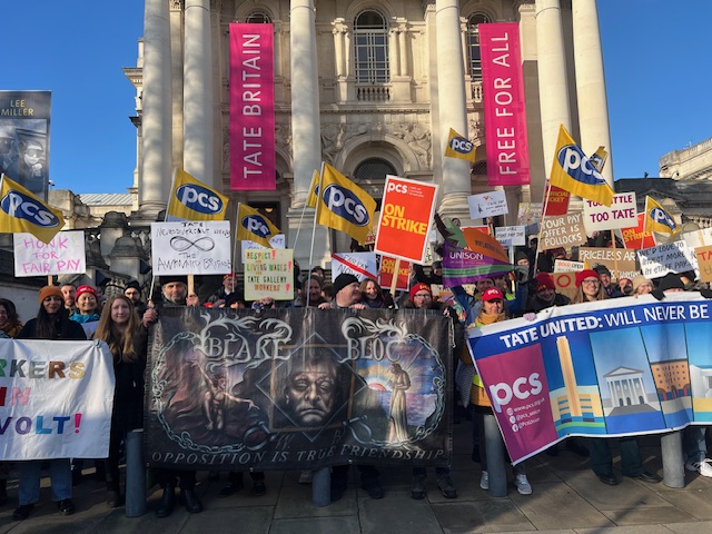 Tate gallery staff exhibit anger at management’s paltry pay offer