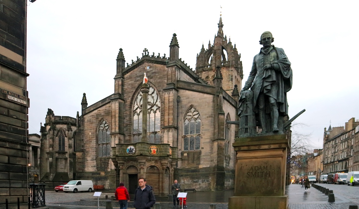 Adam Smith statue in Edinburgh