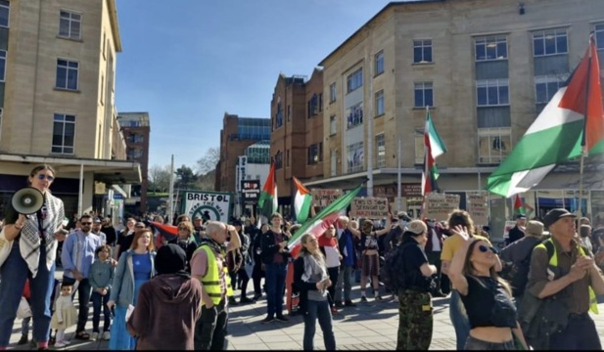Stop bombing Iran protest in Bristol.