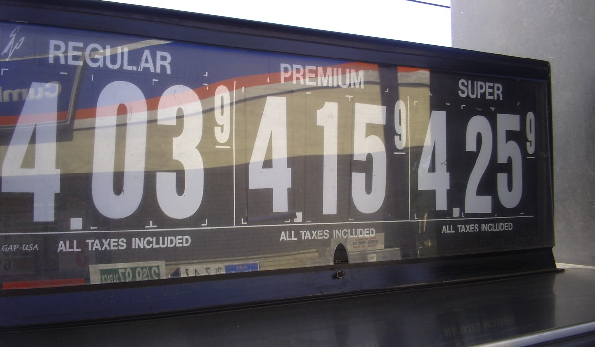 Gas Prices, Lewiston, Maine, Cumberland Farms, USA. July 2008, a previous peak