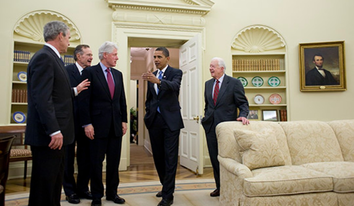 Presidents Bush and Obama in 2009.