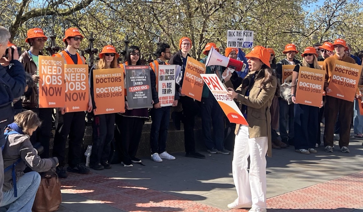 Striking resident doctors at St Thomas' Hospital, London, April 2026