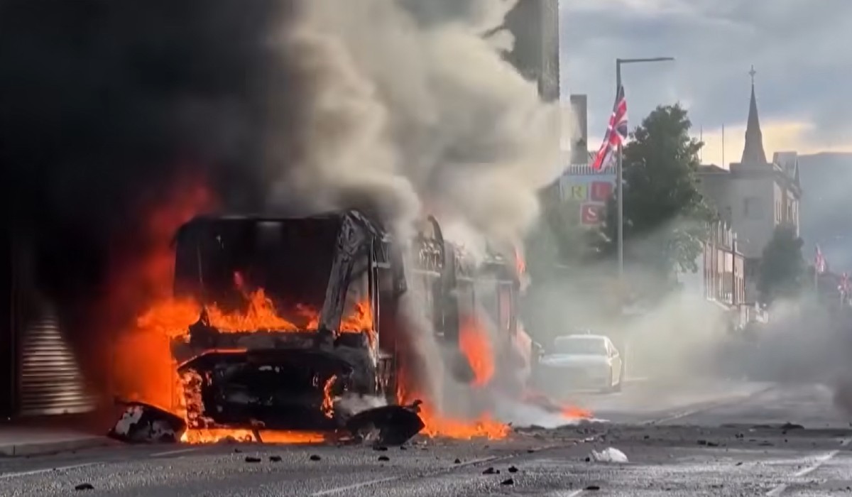 Belfast bus set on fire, 9 June